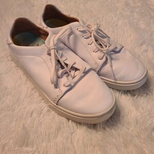 Olukai Womens Pehuea Li 'ili Sneakers Size 9.5 White Leather Lace Up